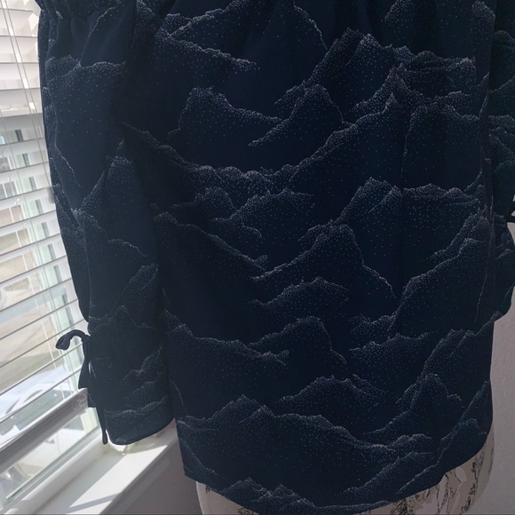 Cooper & Ella off the shoulder blue with white mountain print blouse size XS - Picture 7 of 7